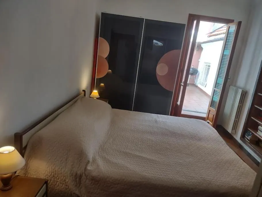 Silver Sands Finale Ligure - Traditional Apartment - 4 Beds & Terrace By The Beach