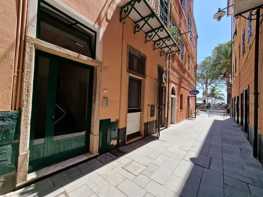 Silver Sands Finale Ligure - Traditional Apartment - 4 Beds & Terrace By The Beach