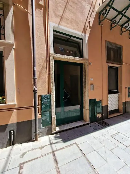 Silver Sands Finale Ligure - Traditional Apartment - 4 Beds & Terrace By The Beach Italy