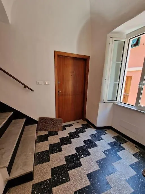 Silver Sands Finale Ligure - Traditional Apartment - 4 Beds & Terrace By The Beach