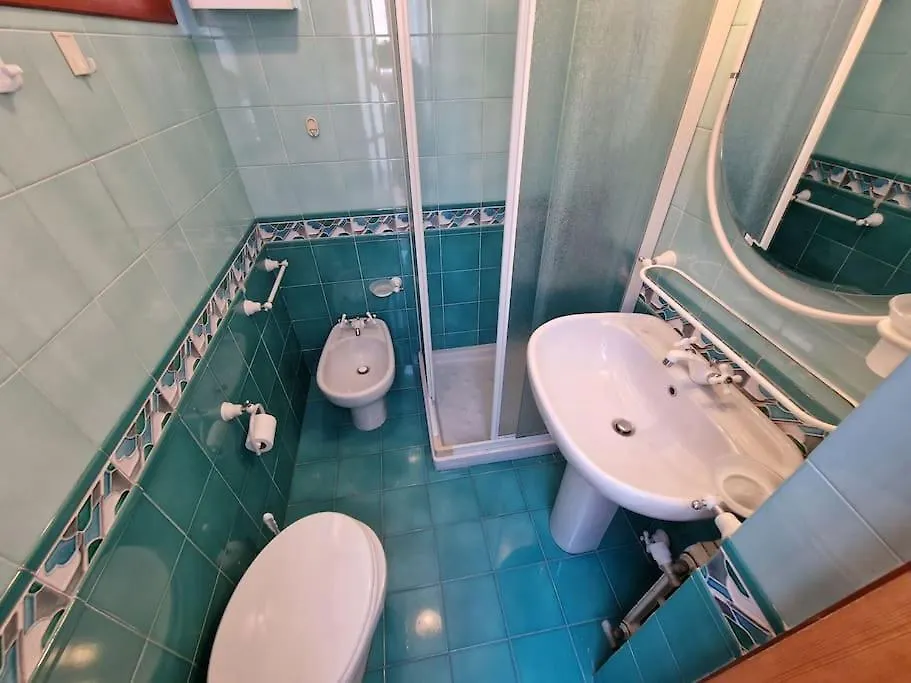 Silver Sands Finale Ligure - Traditional Apartment - 4 Beds & Terrace By The Beach 0*,