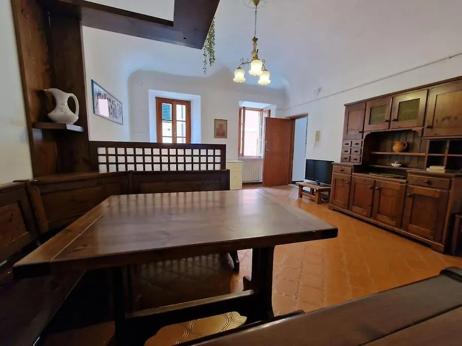 Silver Sands Finale Ligure - Traditional Apartment - 4 Beds & Terrace By The Beach