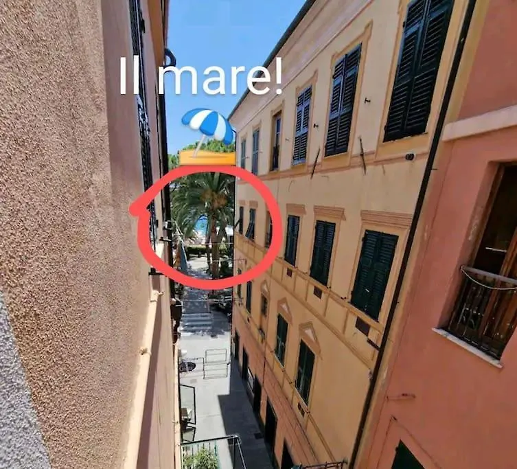 Silver Sands Finale Ligure - Traditional Apartment - 4 Beds & Terrace By The Beach Italy